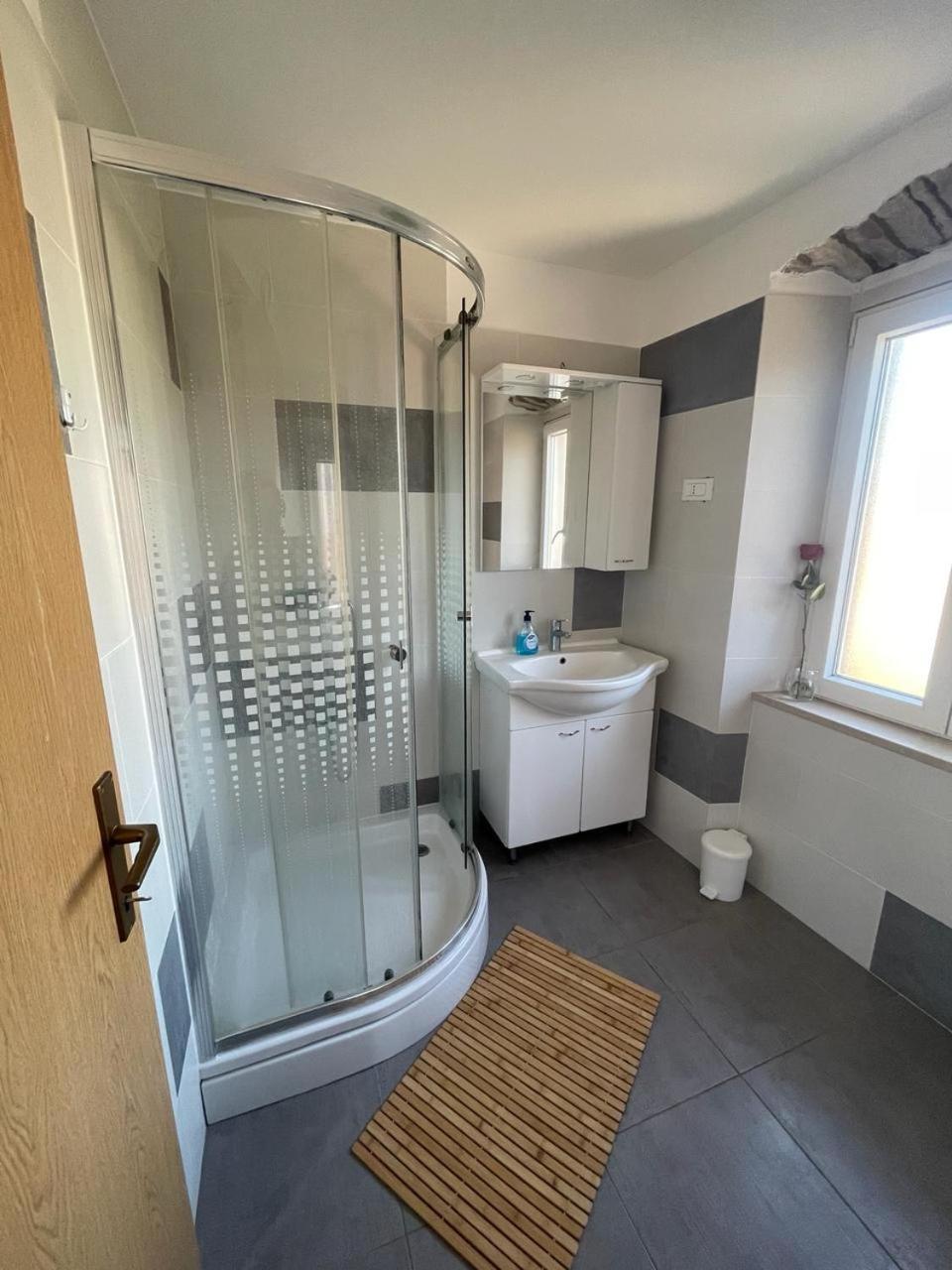 Amani Modern Apartment 鲁巴达 外观 照片
